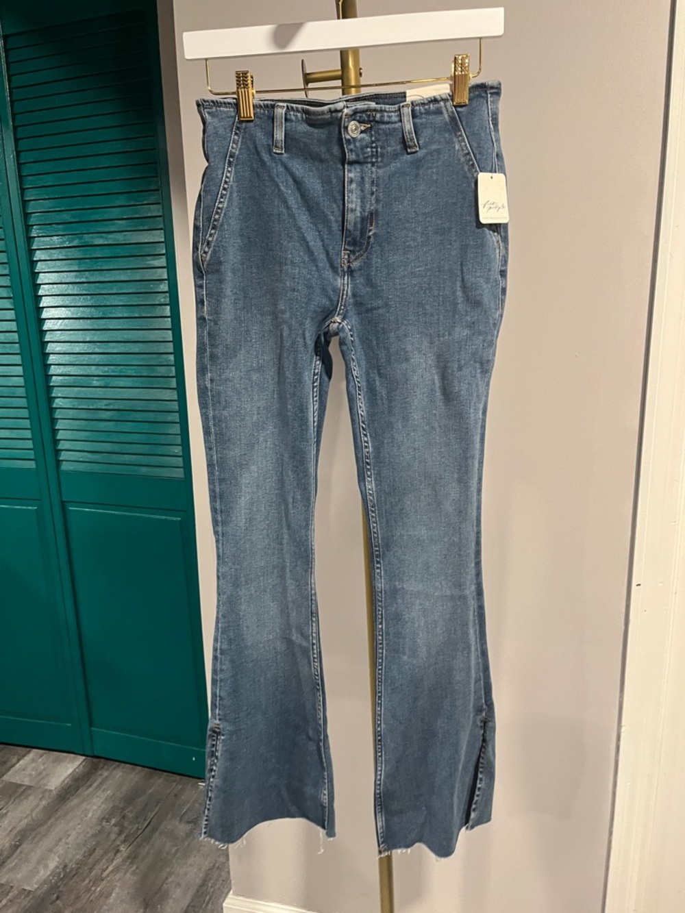 Free People NWT We The Free Level Up Slit Slim Flare Jeans - Picture 5 of 8